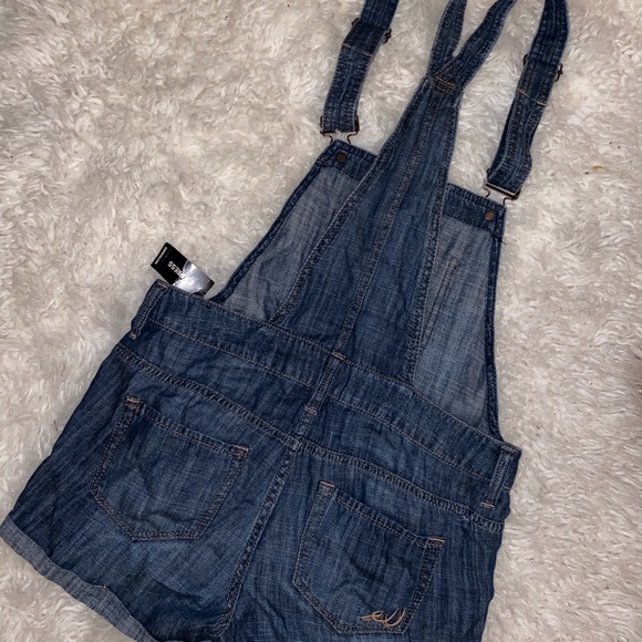 Overall - Picture 2 of 2